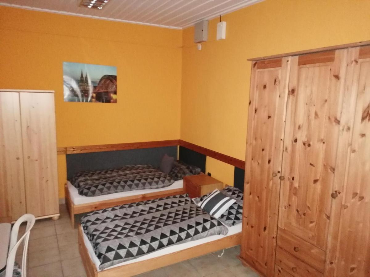 COLLINGO Belvárosi Szállás Kazincbarcika Exterior foto